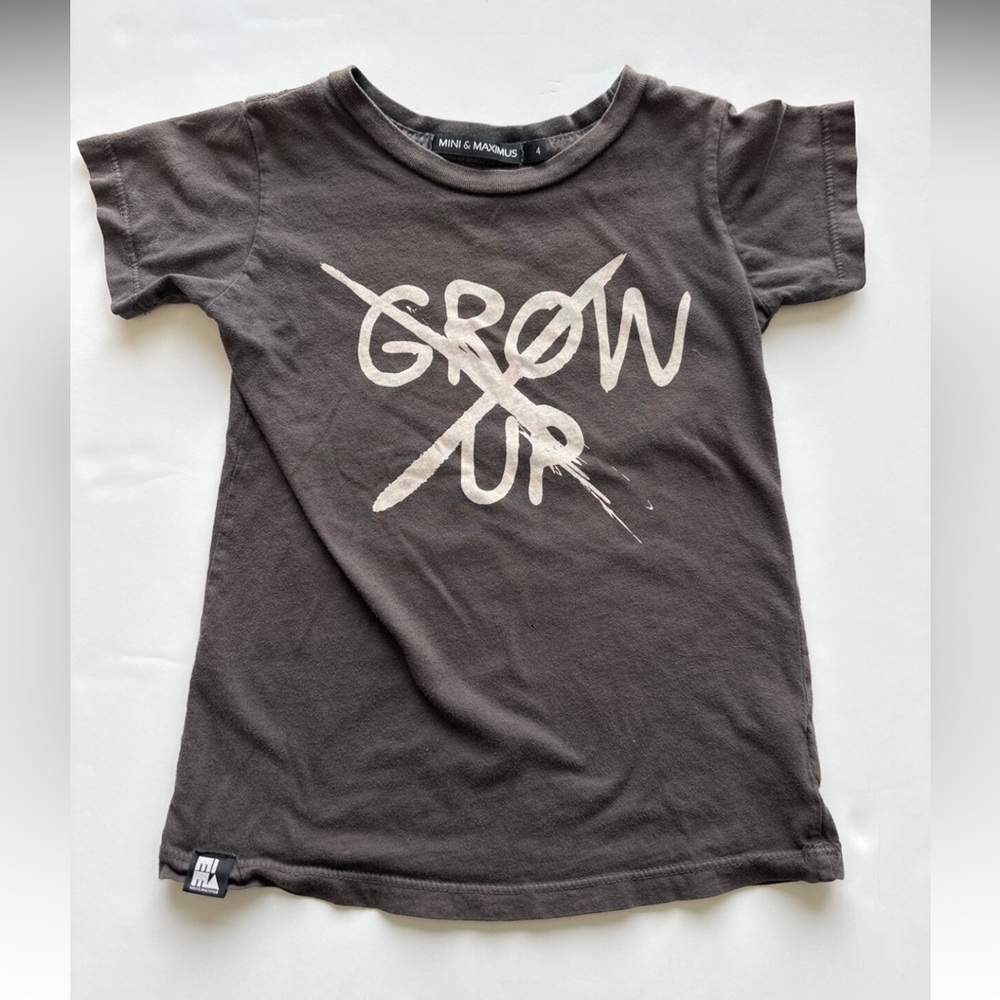 Mini & Maximus Grey Graphic t. Grow Up Size 4